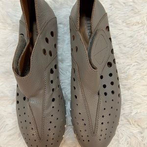 LITFOOT WOMENS practically new sneaker